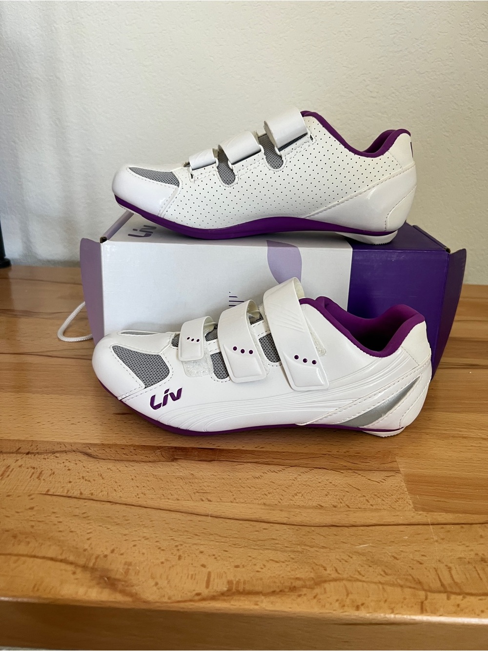 Liv White and Purple Road Cycling Shoes with Hook-and-Loop Straps Size 38